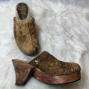 Calleen Cordero Distressed Handmade Clogs Size 7.5